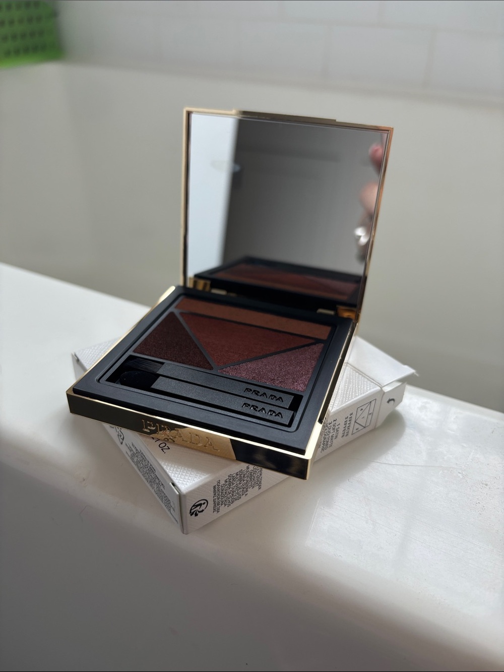 Prada Women's Eyeshadow Palette - Dimensions 09 Primula brand new